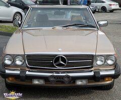 1986 Mercedes-Benz SL 560 Gold