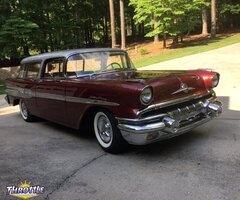 1957 Pontiac Starchief Safari