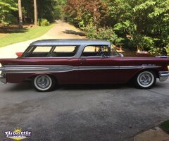 1957 Pontiac Starchief Safari