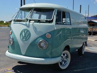 1967 Volkswagen Bus Vanagon Type 2-7 Window Splittie