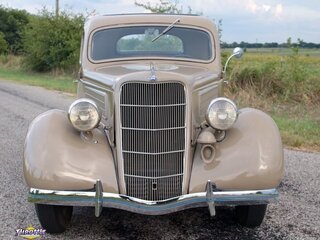 1935 Ford 5 Window Coupe