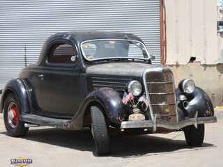 1935 Ford 3 Window Coupe V-8