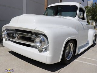 1955 Ford F-100 White V8