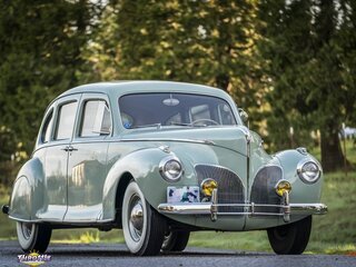 1941 Lincoln Zephyr Sedan