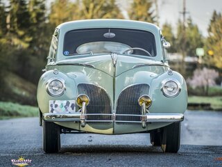 1941 Lincoln Zephyr Sedan
