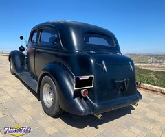 1935 Ford Tudor Hot Rod