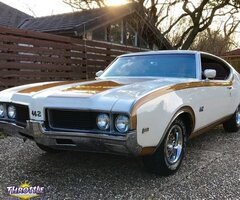 1969 Oldsmobile 442 Holiday Coupe Hurst Tribute